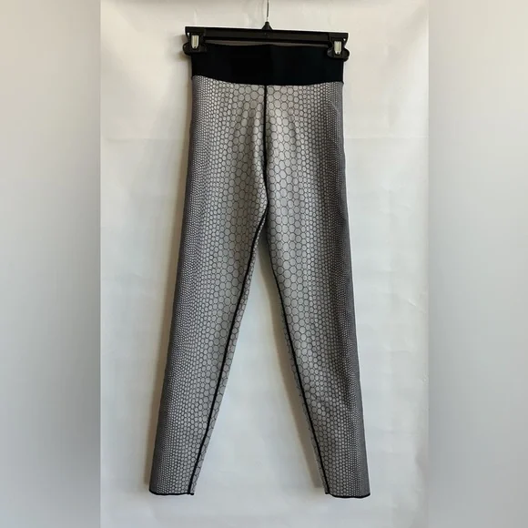 NWOT.  Christian Lacroix X- Ultracor Leggings Size Small - Picture 3 of 13